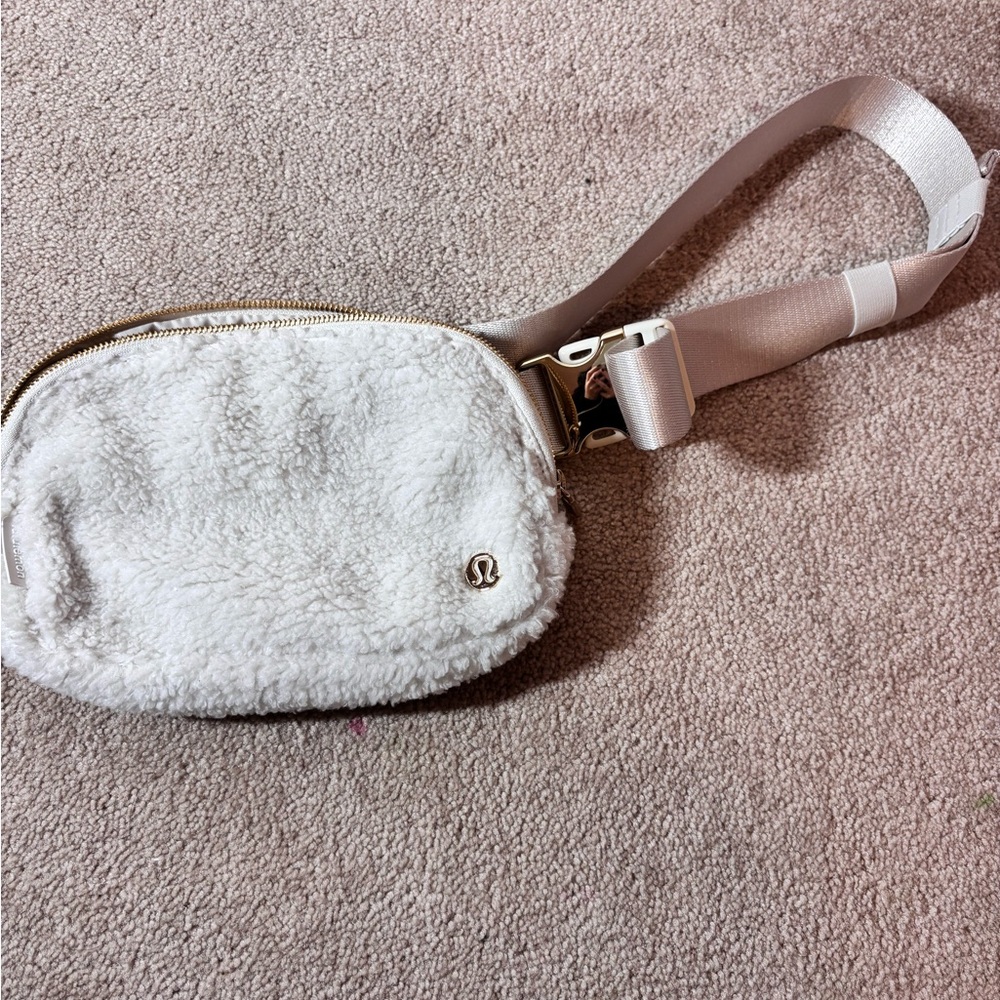 Lululemon belt bag